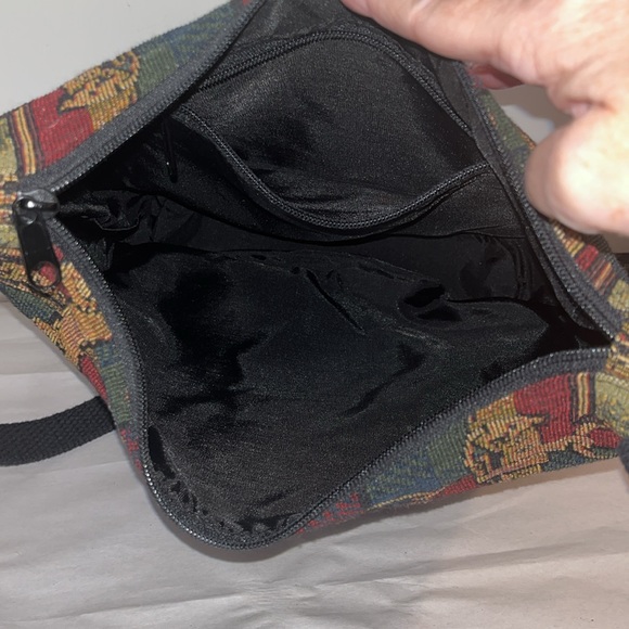 Handbag of tapestry horse design,new with tag included,adjustable shoulder strap - Picture 4 of 4